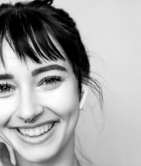 donna-fitness-che-ascolta-musica-con-cuffie-wireless.jpg_s=1024x1024&w=is&k=20&c=-PzhVDiwgwWY5SM0Oqr_qmDpggCnCztbKxl1PmqfxOs=